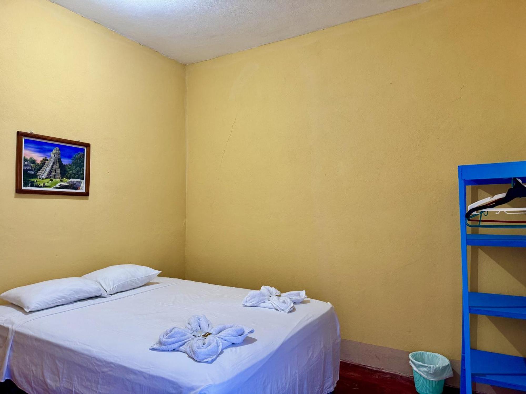 Hostal Los Girasoles By Hostal Inn Flores Kültér fotó