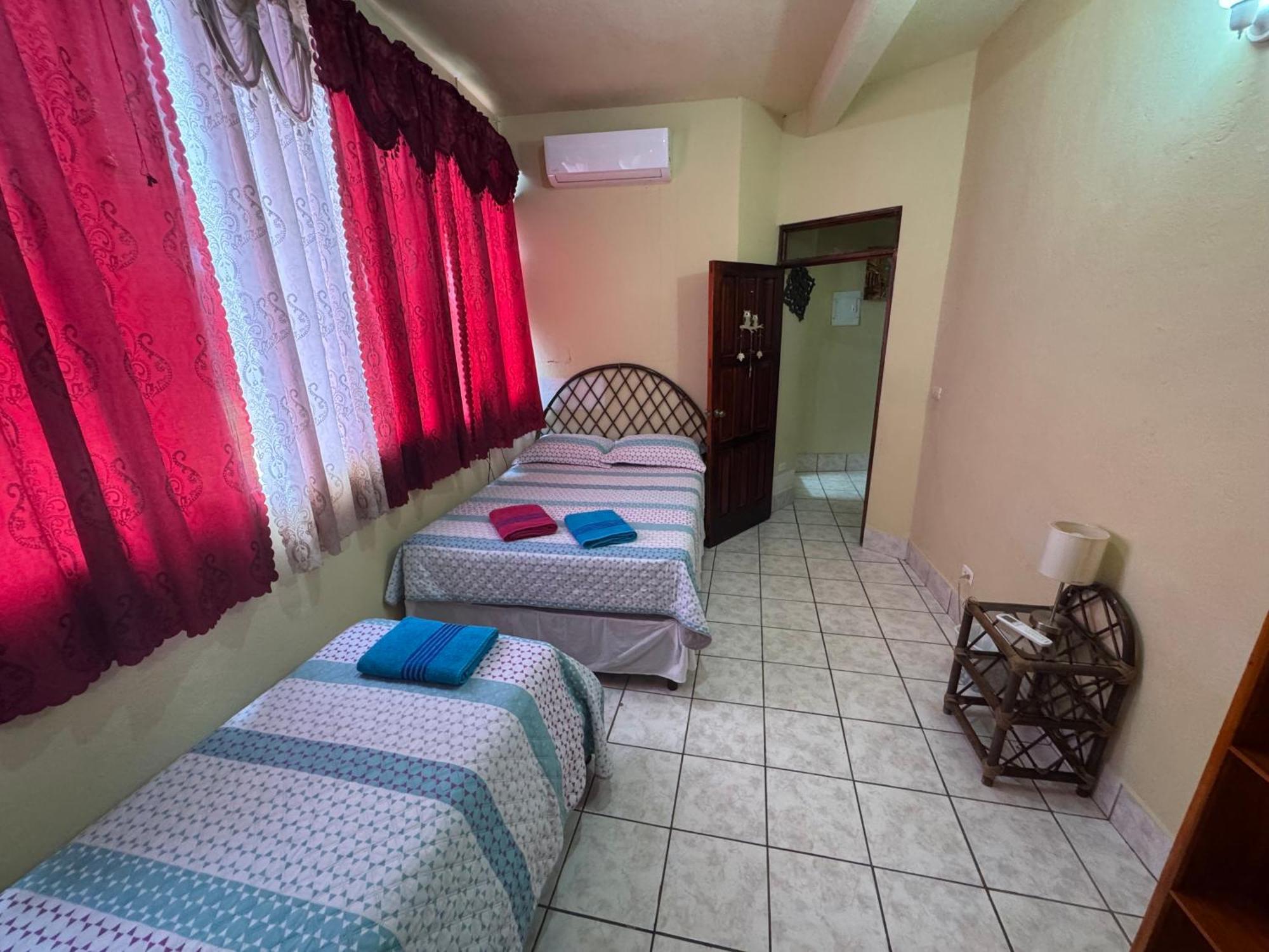 Hostal Los Girasoles By Hostal Inn Flores Kültér fotó